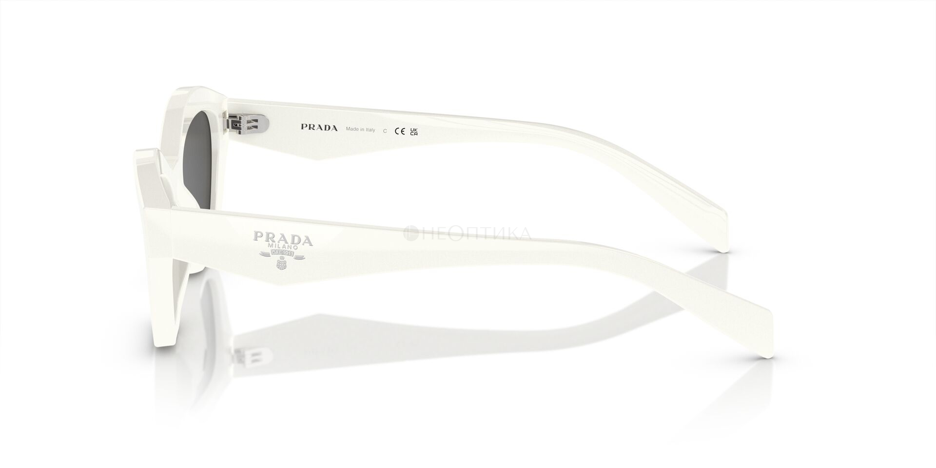 Солнцезащитные очки Prada  0PR A02S 17K08Z